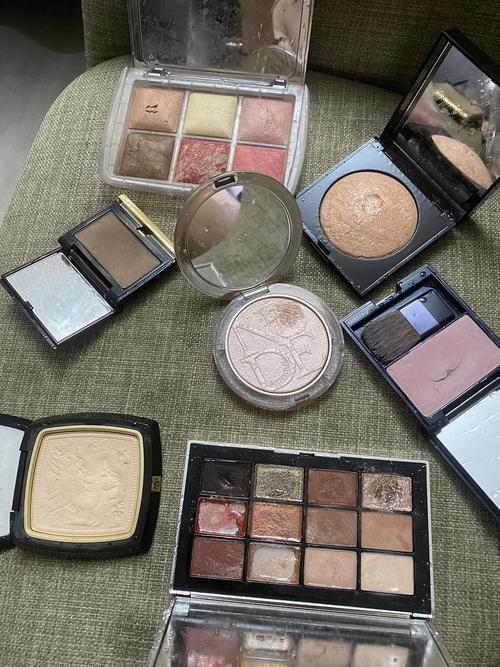 求助|请问集美们化妆品泡水了还能抢救吗